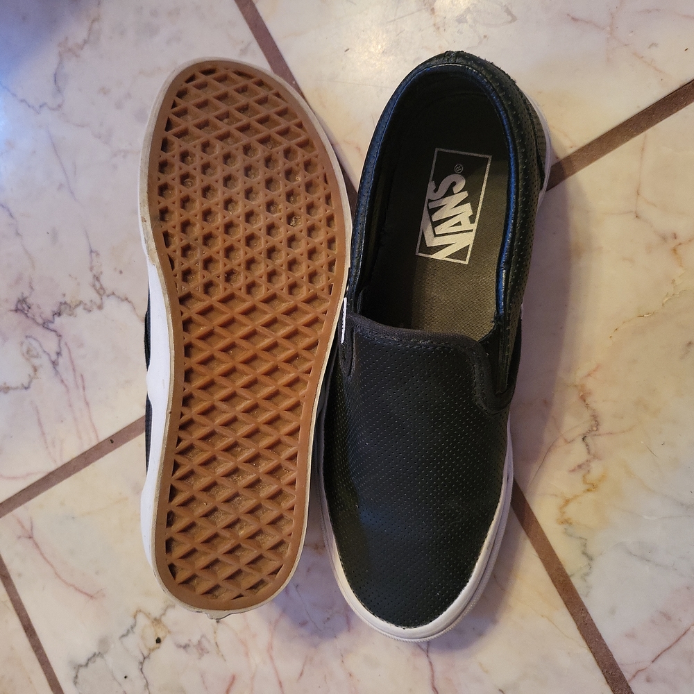 Vans - Picture 3 of 3